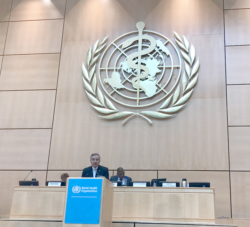 El Ministro de Salud, Dr. Fernando Llorca Castro en la 70.ª Asamblea Mundial de la Salud. Ginebra Zuiza.