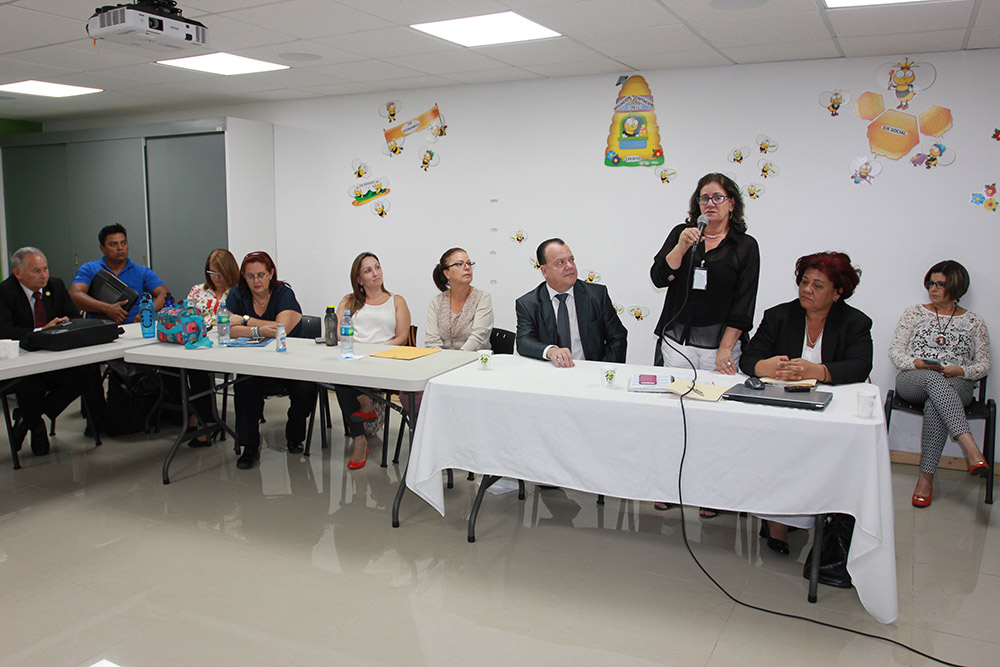 La Dra. Lidia Picado y el Dr. Raúl Fonseca de la UNA expusieron acerca del modelo. Foto 1