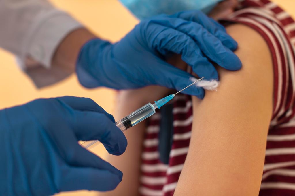 Se abre vacunación COVID-19 para menores entre 12 y 17 años a partir del 25 de octubre