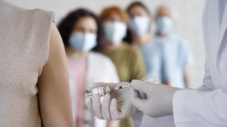 Instituciones crean convenio para aplicación de vacunas contra covid-19 en establecimientos de salud privados
