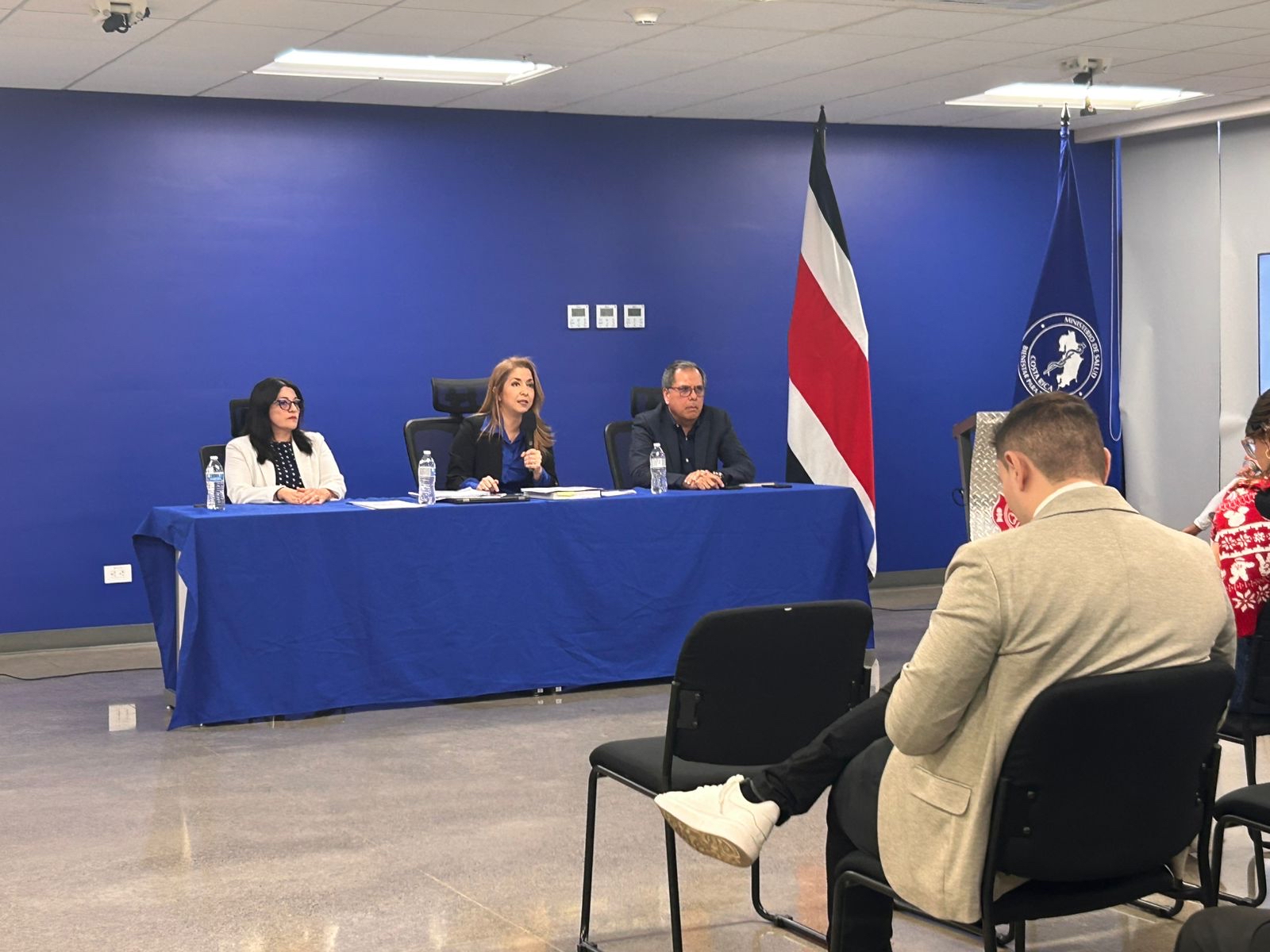 Salud mantiene declaratoria de emergencia sanitaria por situación de especialistas