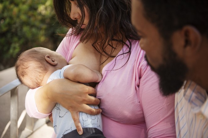 Facilitar la lactancia materna: marcando la diferencia para las madres y padres que trabajan