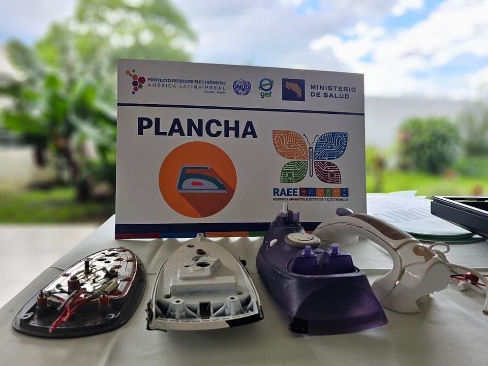 Estudiantes participaron en campaña sobre manejo de residuos de aparatos eléctricos y electrónicos Estudiantes participaron en campaña sobre manejo de residuos de aparatos eléctricos y electrónicos
