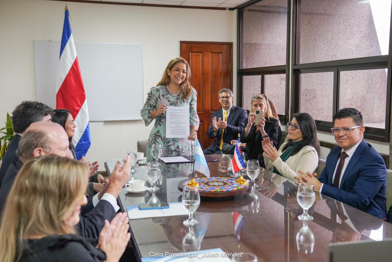 Ministerio de Salud comprometido con mejorar procesos de regulación de medicamentos y productos de interés sanitario