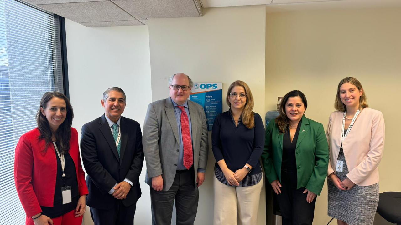 Ministra de Salud fortalece lazos de cooperación en reunión con representante de EE. UU.