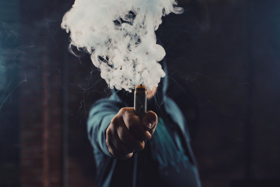 Salud hace un llamado a proteger a los jóvenes del tabaco y vapeo