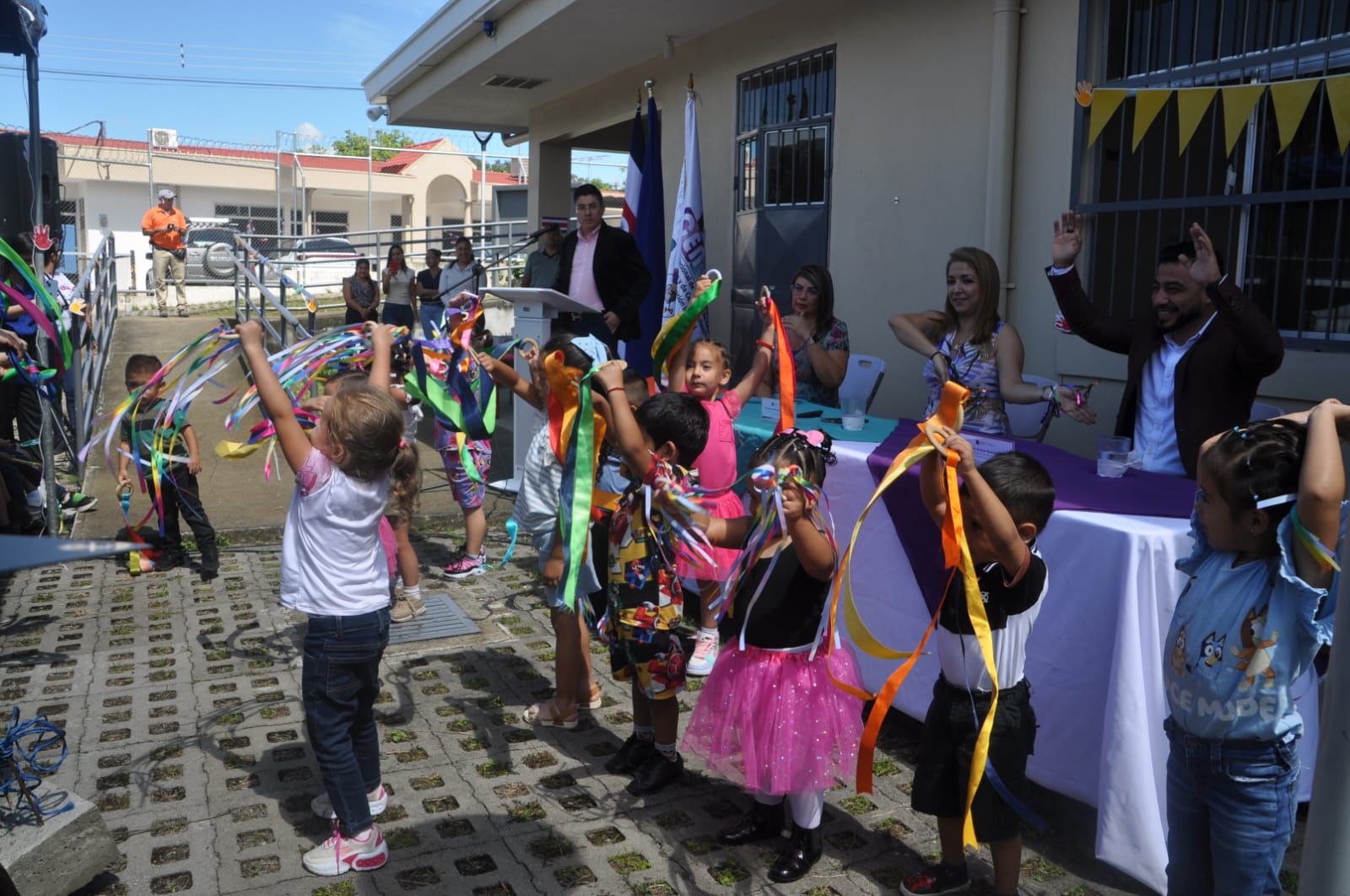 Histórica iniciativa beneficia a 17.705 prescolares Robótica llega a los centros de cuido infantil tras inversión de ₡1.280 millones