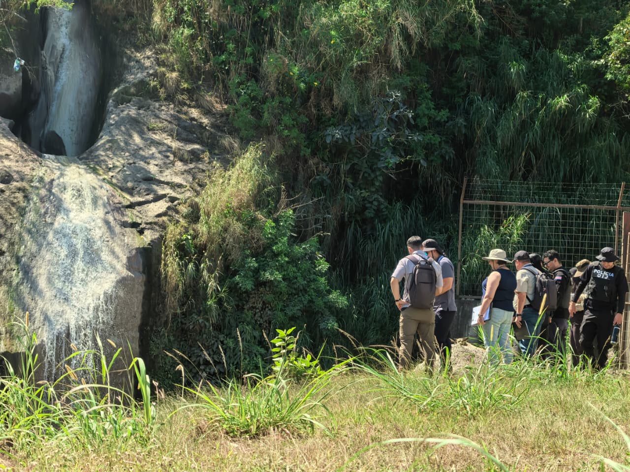Autoridades investigan posibles fuentes de contaminación en rio Torres Autoridades investigan posibles fuentes de contaminación en rio Torres